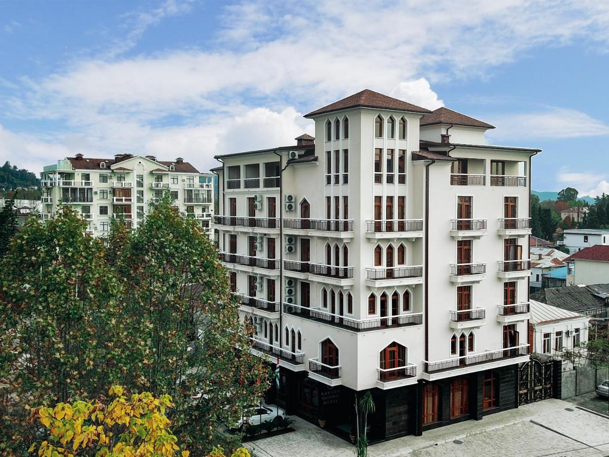 Garuda Boutique Hotel 수쿰 외부 사진