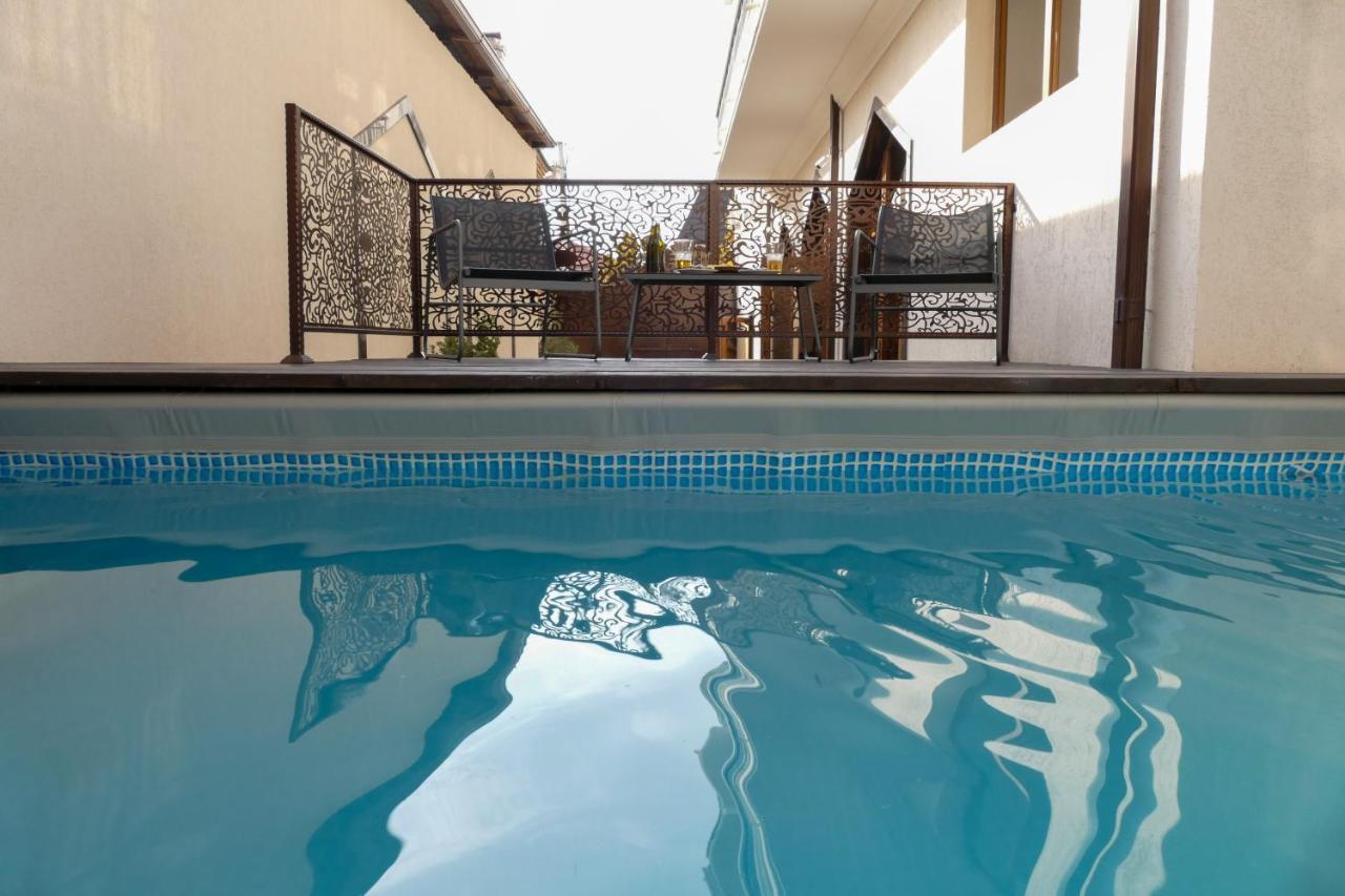 Garuda Boutique Hotel 수쿰 외부 사진