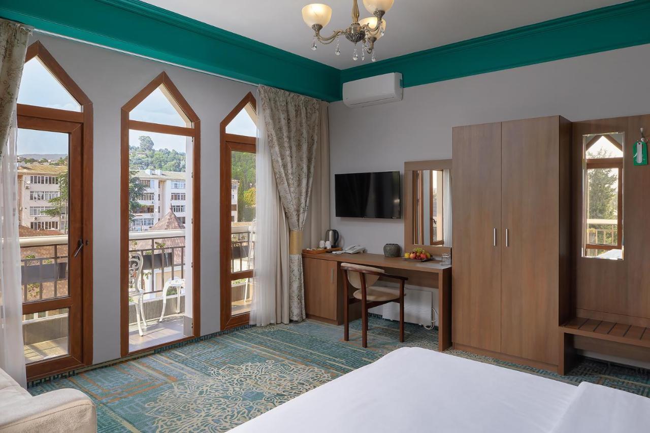 Garuda Boutique Hotel 수쿰 외부 사진