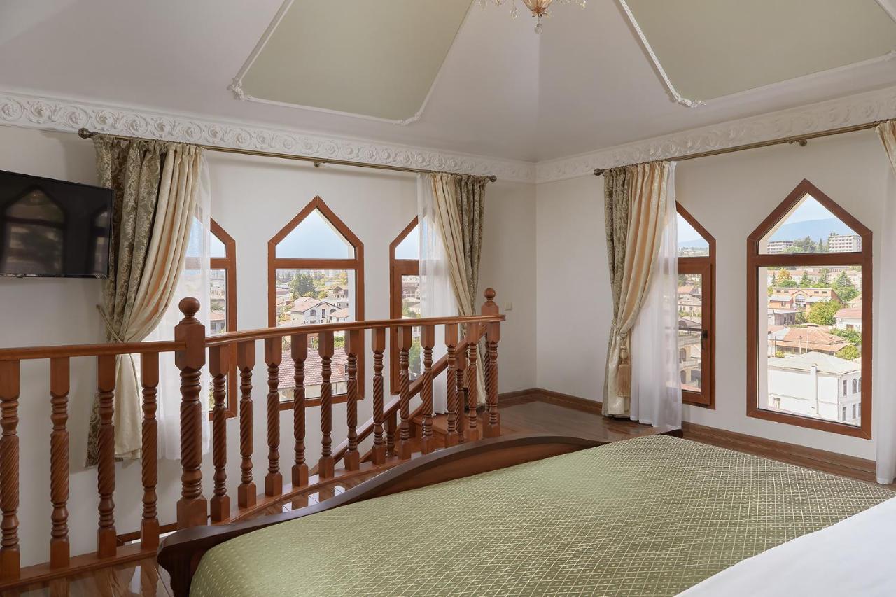 Garuda Boutique Hotel 수쿰 외부 사진