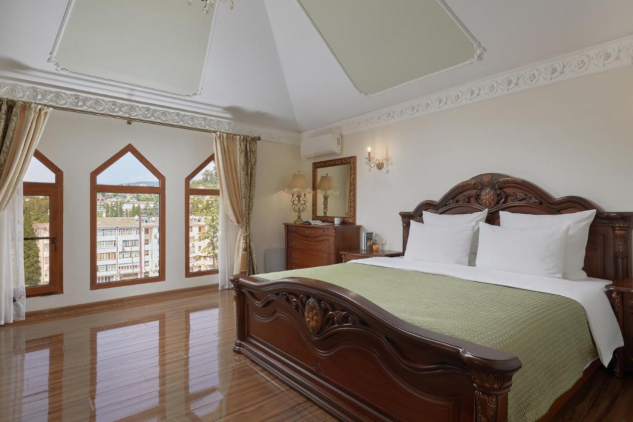Garuda Boutique Hotel 수쿰 외부 사진
