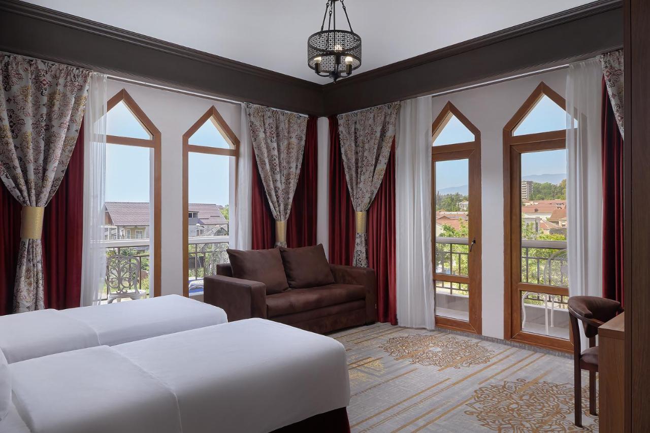 Garuda Boutique Hotel 수쿰 외부 사진