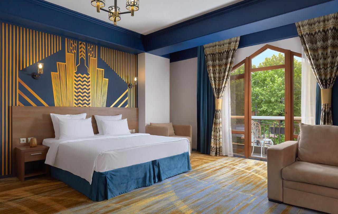 Garuda Boutique Hotel 수쿰 외부 사진