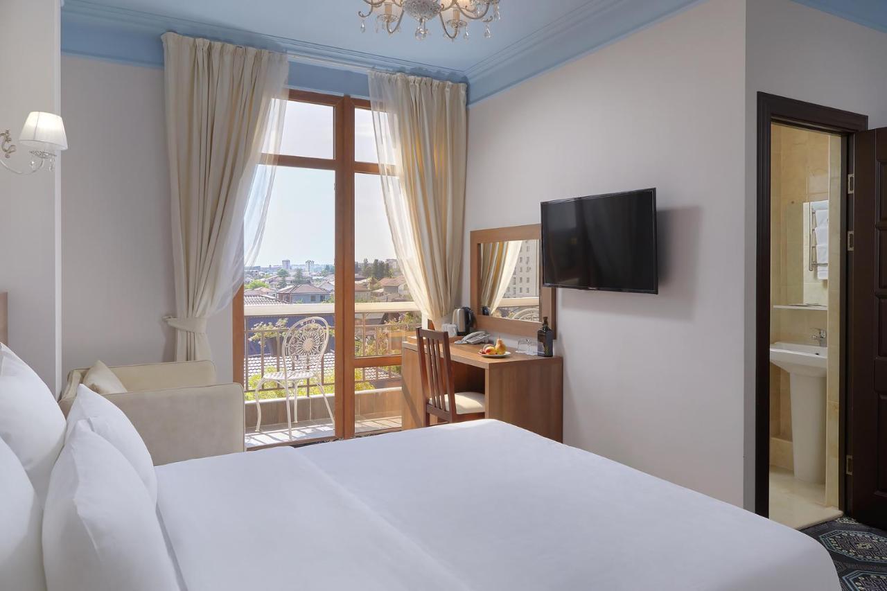 Garuda Boutique Hotel 수쿰 외부 사진