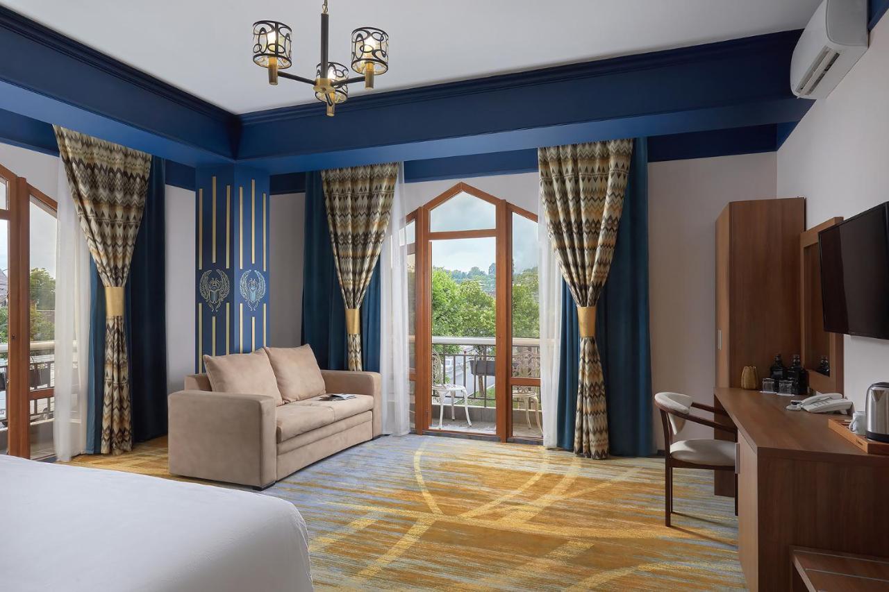 Garuda Boutique Hotel 수쿰 외부 사진