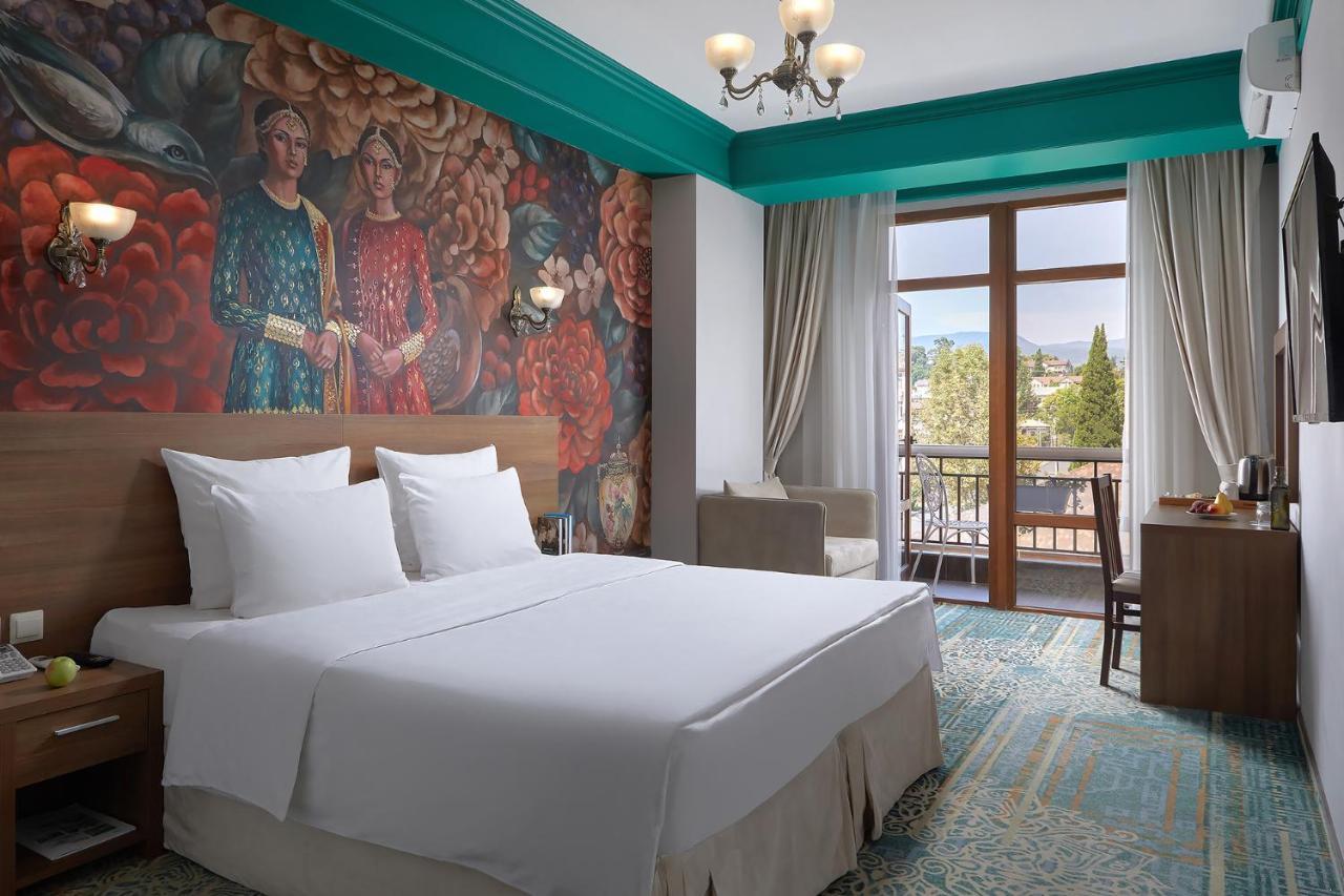 Garuda Boutique Hotel 수쿰 외부 사진